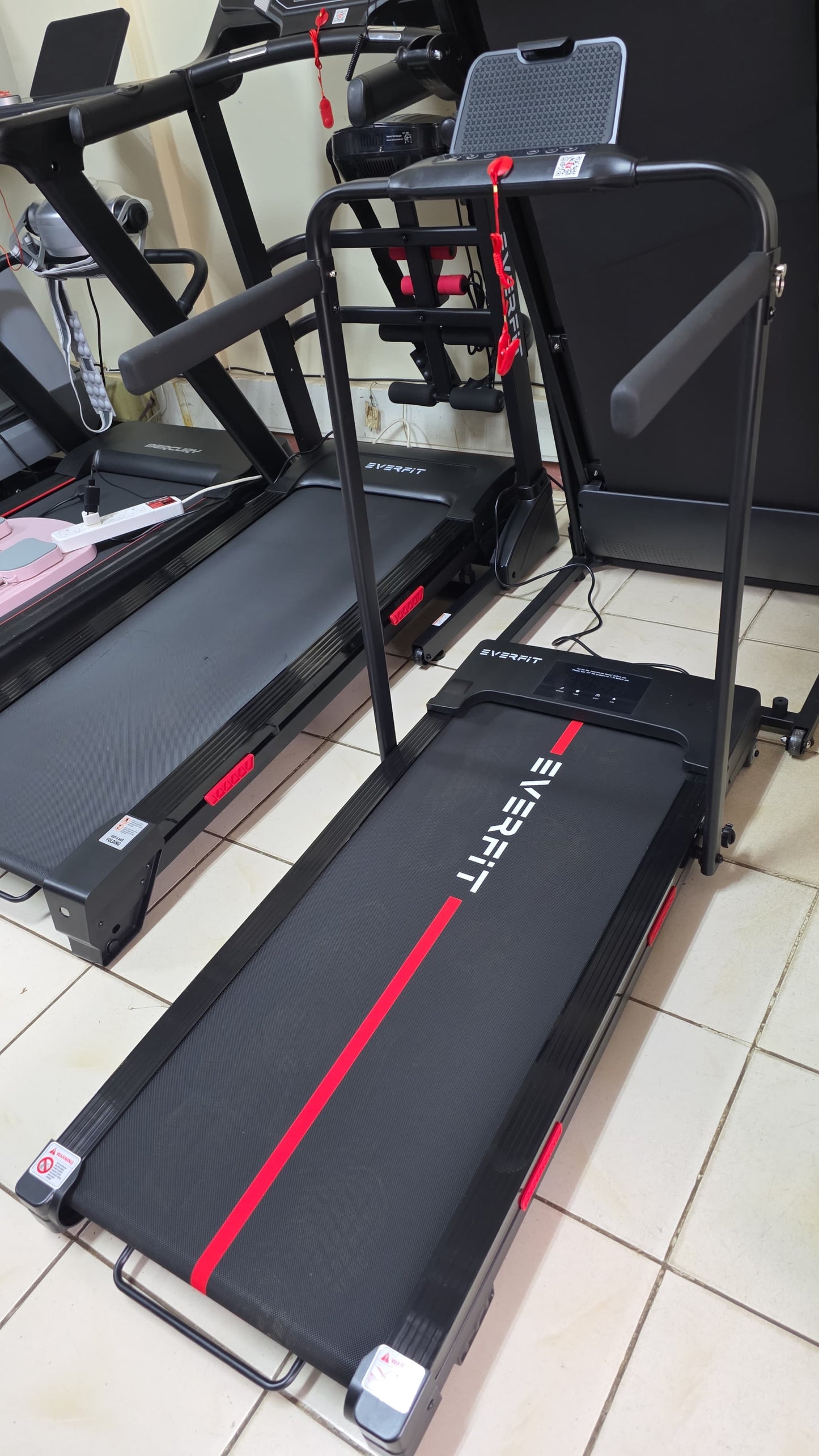 EVERFIT 2.5HP AUTO INCLINE WALKING PAD 120KG USER