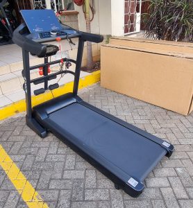 EVERFIT Luxury Heavy Duty Home-Use Domestic Treadmill S9002 With Massage Belt and 1kgs Dumbbells