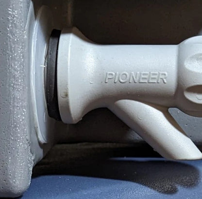20LPIONEER WATER CAN WITH TAP MAC BLUE COMPOUND