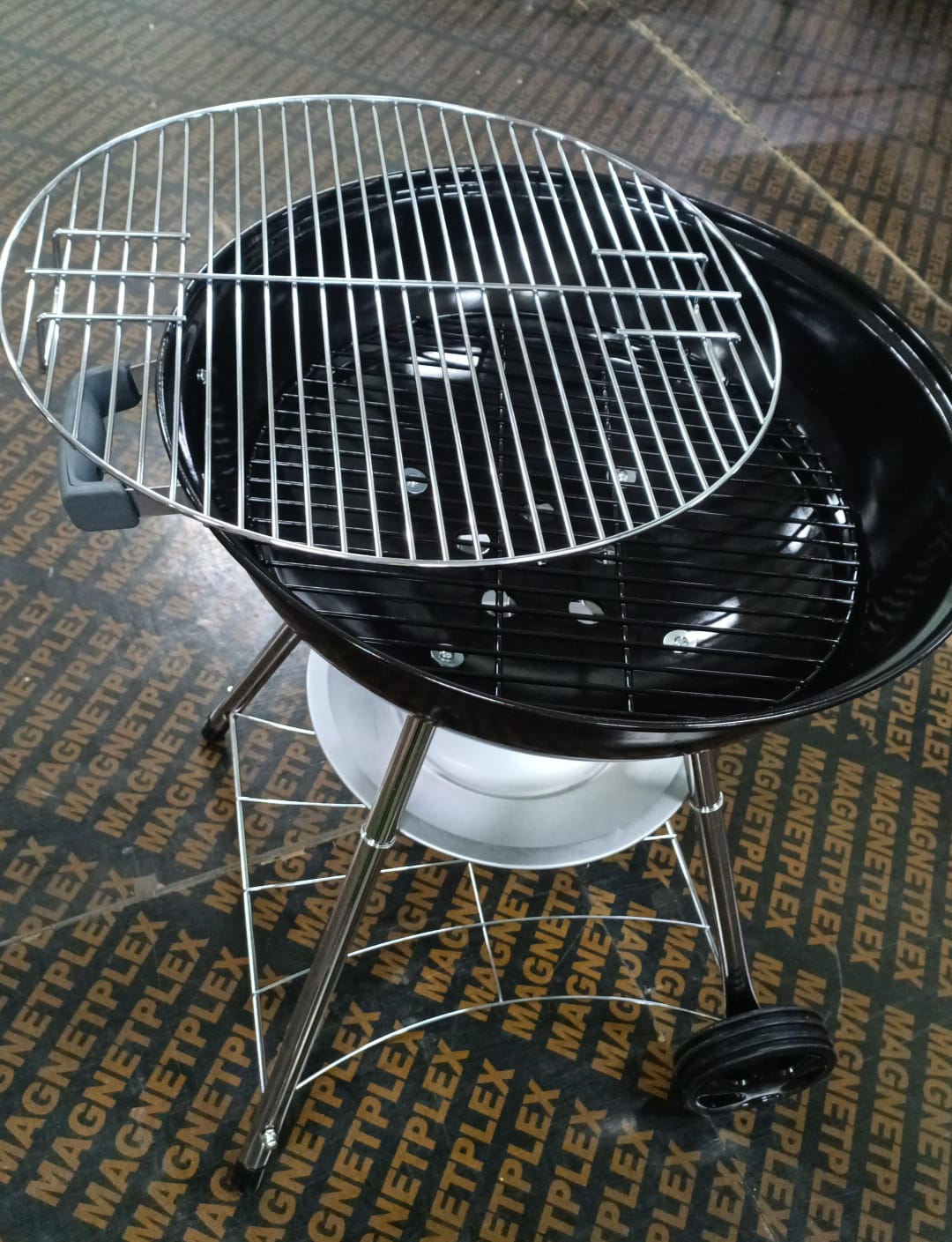 Megamaster Ember Series 56cm Compress Kettle Braai